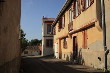 Maison de village plein de charme à restaurer, 200m² – Image 2